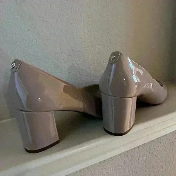 Anne Klein Peep Open Toe Patent Heels - Picture 4 of 6